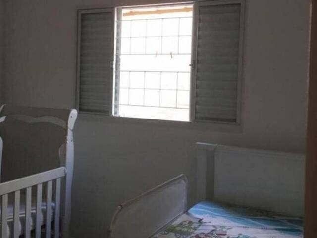 Casa para Venda em São José dos Campos - 4