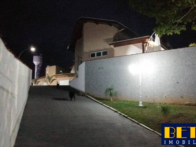 #5215 - Casa para Venda em Santa Branca - SP