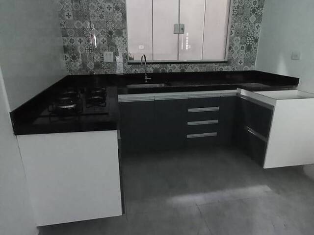 Sobrado para Venda em Jacareí - 2