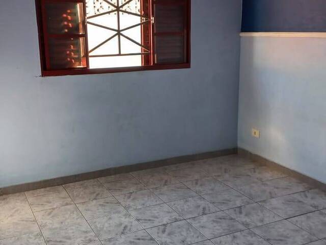 Sobrado para Venda em Jacareí - 4