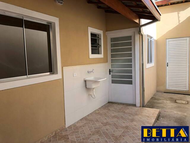 Casa para Venda em São José dos Campos - 4
