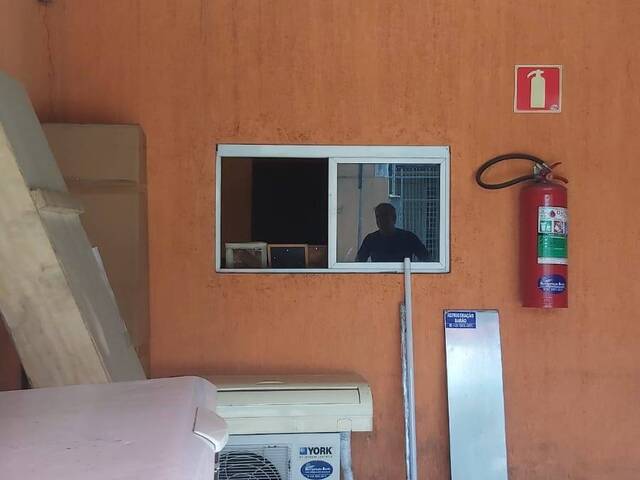 Sala para Venda em Jacareí - 3