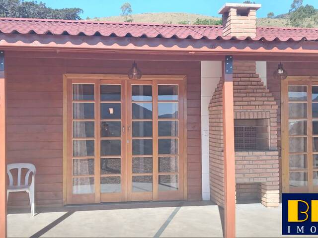 #6716 - Casa para Venda em Delfim Moreira - MG - 2