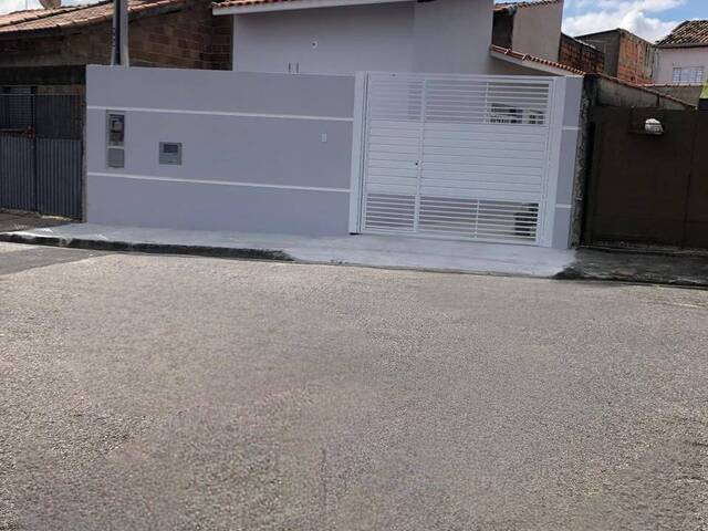 #6723 - Casa para Venda em Jacareí - SP