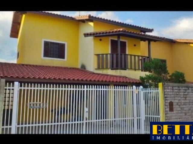 #6827 - Casa para Venda em Jacareí - SP - 2