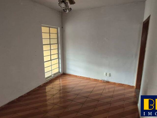 #6863 - Casa para Venda em Jacareí - SP - 2