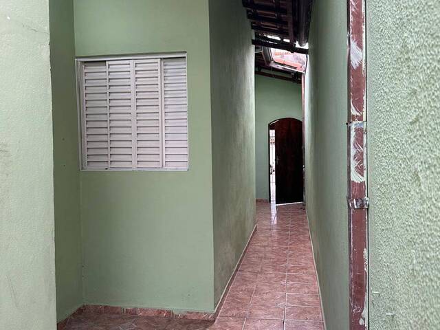 #6896 - Casa para Venda em Jacareí - SP - 3