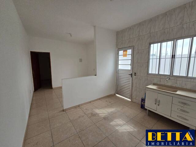 #6968 - Casa para Venda em Jacareí - SP - 2