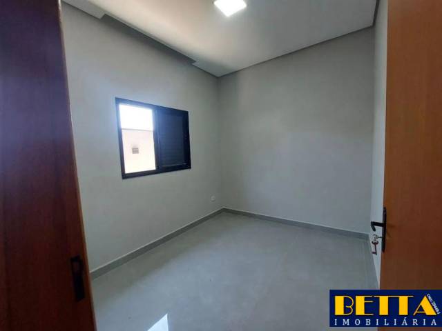 #7024 - Casa para Venda em Jacareí - SP - 2