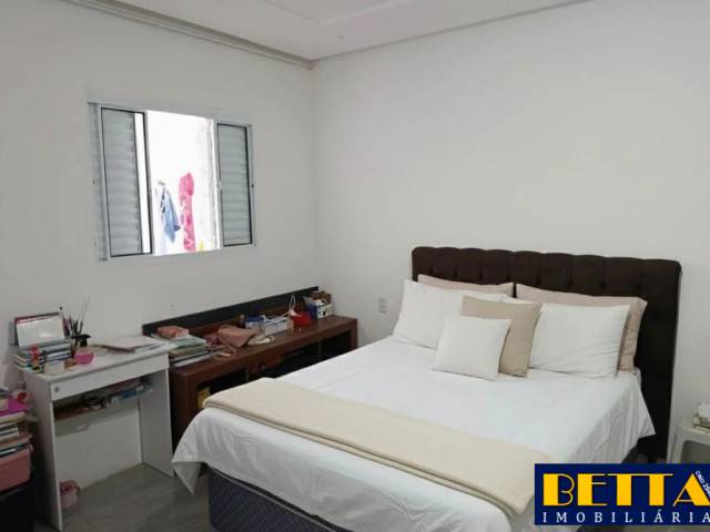 #7026 - Casa para Venda em Jacareí - SP - 2