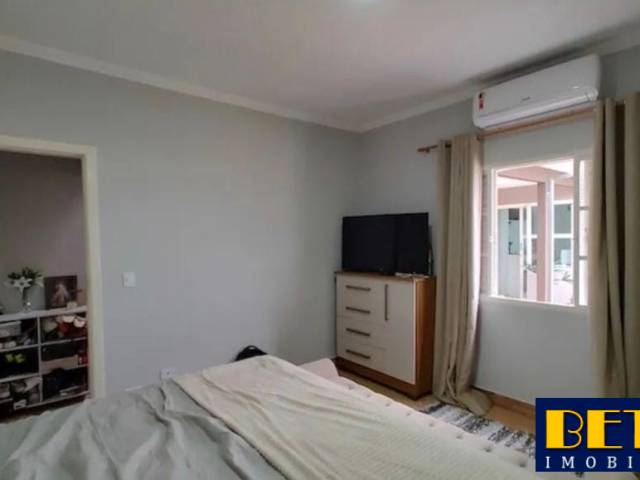 Casa para Venda em Jacareí - 4