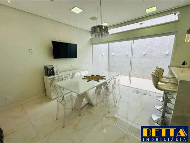 #7099 - Casa para Venda em Jacareí - SP