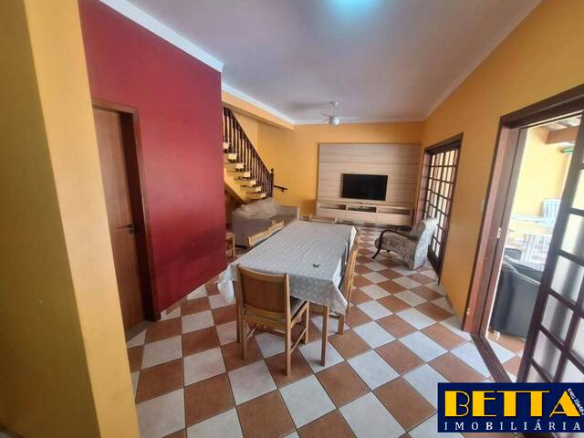 #7157 - Casa para Venda em Jacareí - SP - 2