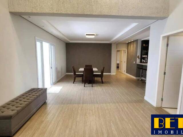 Venda em Cond. Mirante do Vale - Jacareí