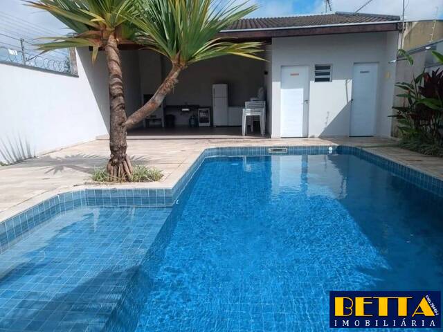 Venda em Loteamento Villa Branca - Jacareí