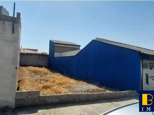 Terreno para Venda em São José dos Campos - 3