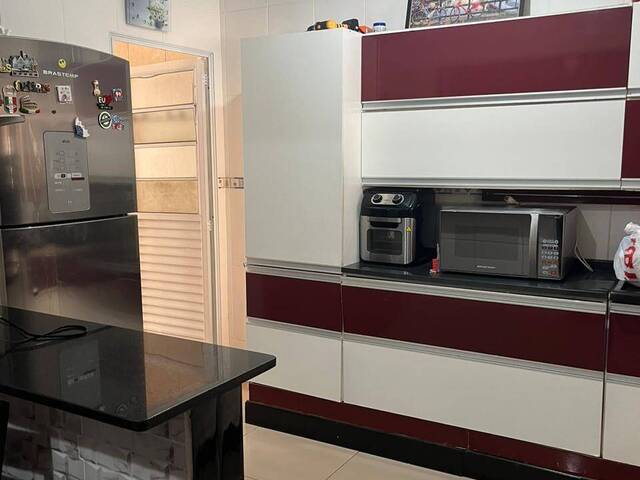 Casa para Venda em São José dos Campos - 4