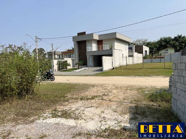 Terreno para Venda em Caraguatatuba - 4