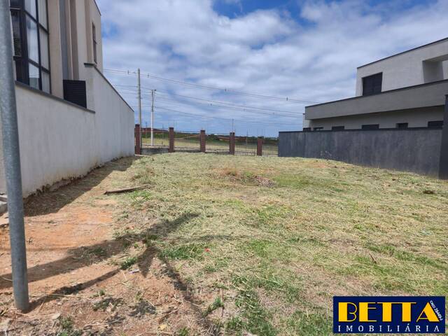 Terreno para Venda em São José dos Campos - 4