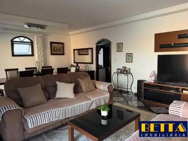 Casa para Venda em São José dos Campos - 4