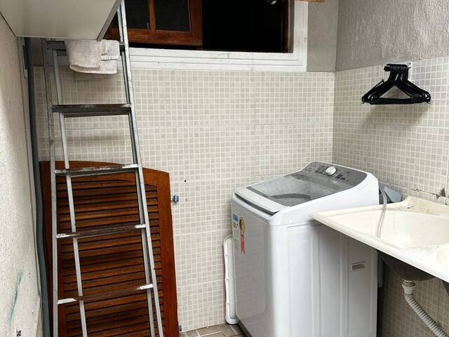 Casa para Venda em São José dos Campos - 4