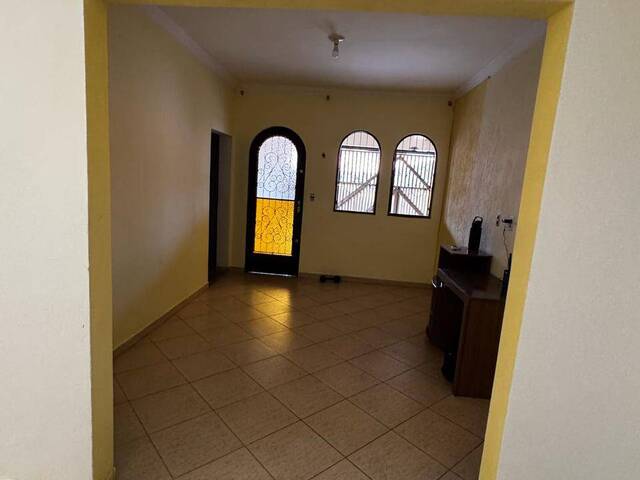 Casa para Venda em Jacareí - 3