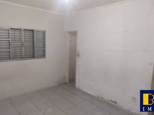 Casa para Venda em São José dos Campos - 4