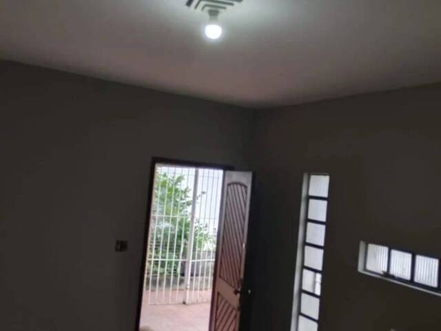 Casa para Venda em São José dos Campos - 4