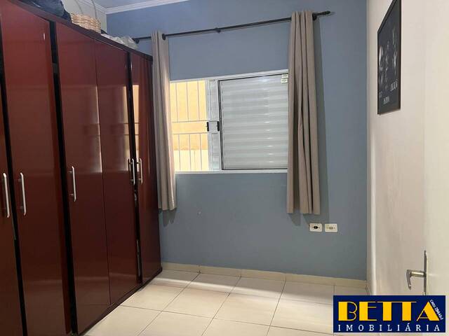 Casa para Venda em São José dos Campos - 4