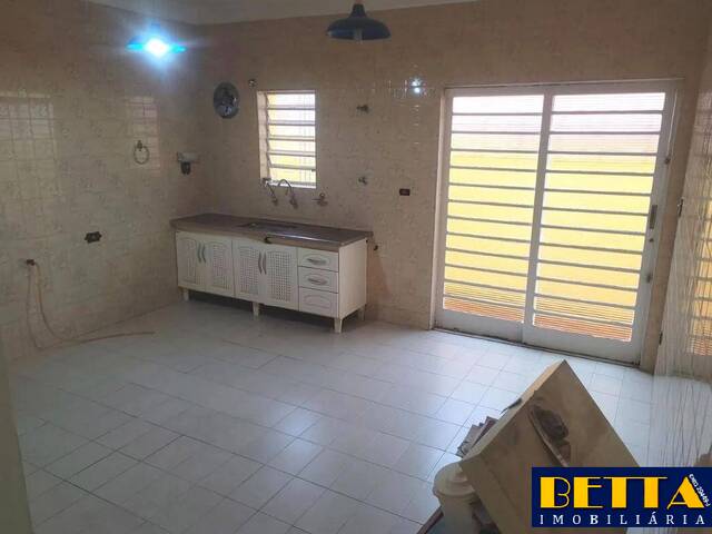 #7657 - Casa para Venda em Jacareí - SP - 2