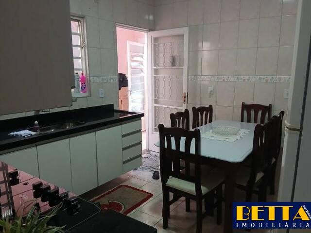 Casa para Venda em São José dos Campos - 4