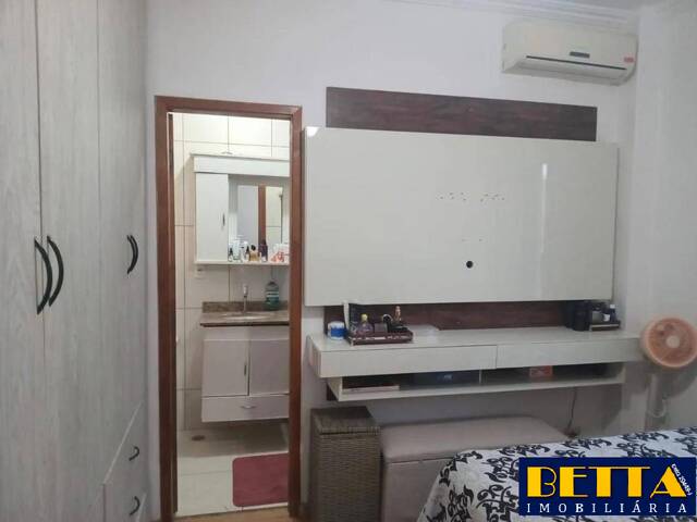 #7778 - Casa para Venda em Jacareí - SP - 2