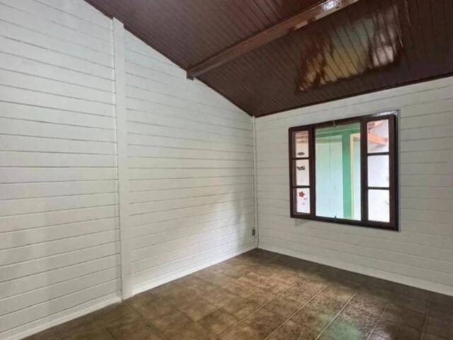 Casa para Venda em Caraguatatuba - 2