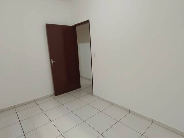 Casa para Venda em São José dos Campos - 4