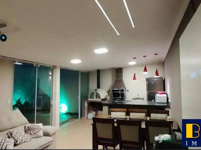 #7828 - Casa para Venda em Jacareí - SP - 2