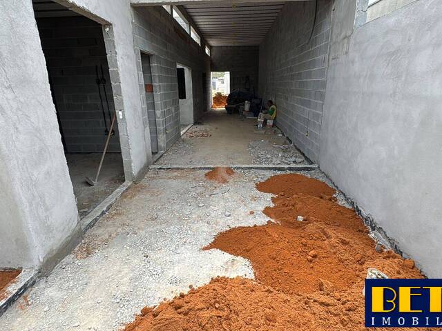 Casa para Venda em São José dos Campos - 4