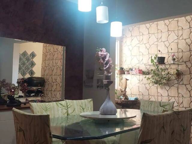 #7970 - Casa para Venda em Jacareí - SP - 2