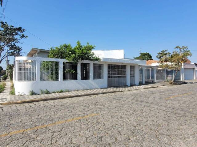 #7979 - Casa para Venda em Jacareí - SP - 2