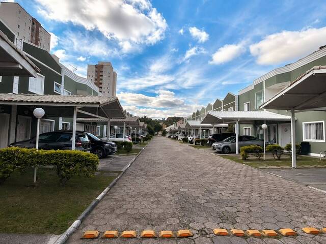 #8019 - Casa para Venda em Jacareí - SP