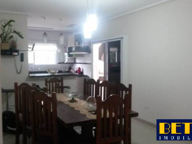 Casa em condomínio para Venda em Jacareí - 2